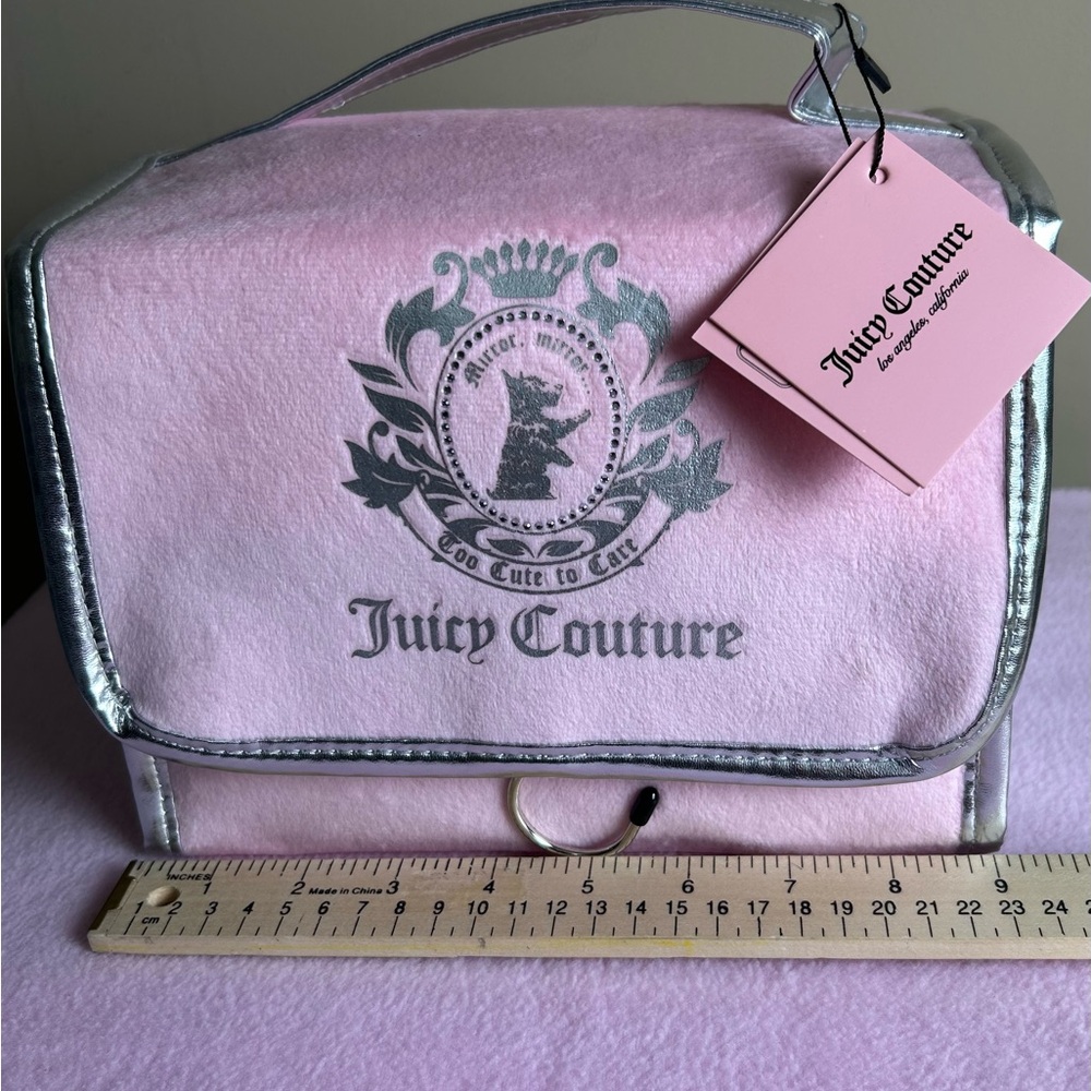 New with tags- Travel Makeup Bag